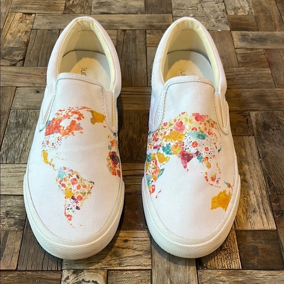 Bucketfeet World Map Slip On Shoes Rubber Sole Womens Size 9.5 - Picture 1 of 9